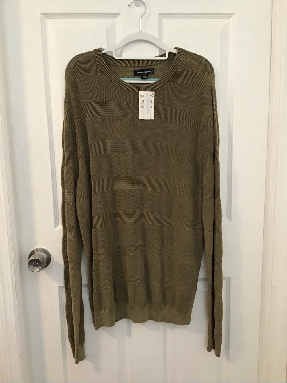 Treasure & Bond Olive Green Men's Crewneck Sweater